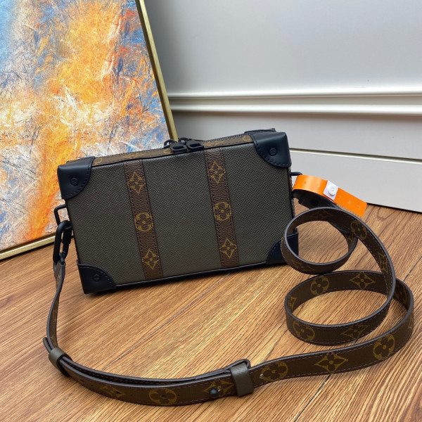l0*is V*t0n soft trunk wallet