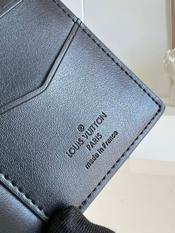 l0*is V*t0n pocket organizer