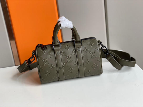 l0*is V*t0n keepall xs