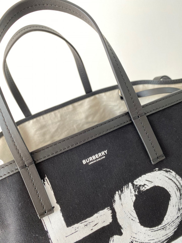 B**rry beach tote