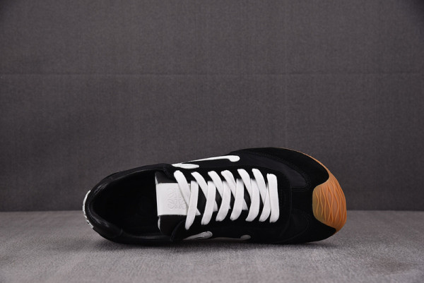 L0ew* ballet runner
