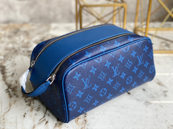 l0*is V*t0n dopp kit toilet pouch
