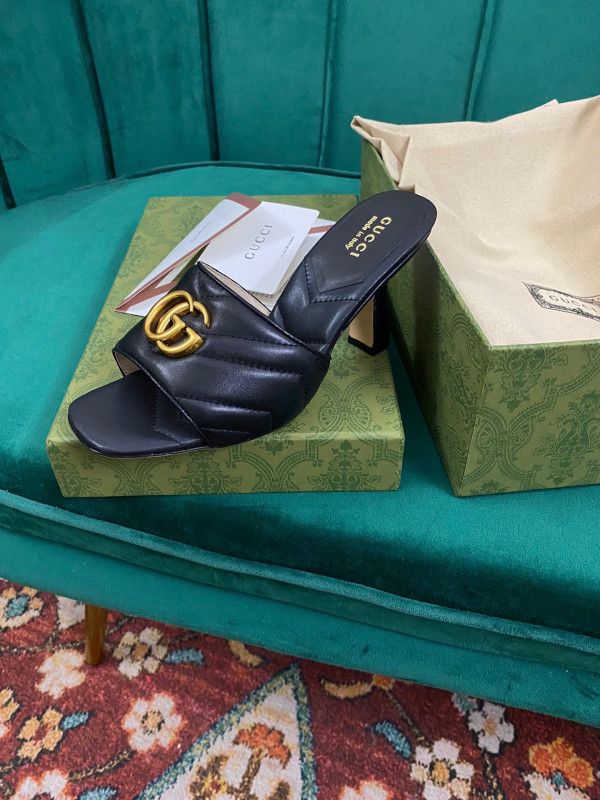 G*u*i double g slide sandal