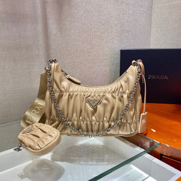 Pra*a re-edition 2005 raffia bag