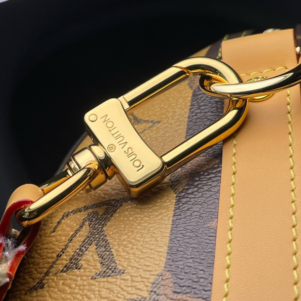 l0*is V*t0n city keepall