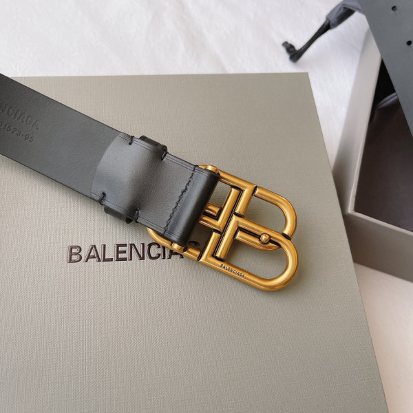 Ba*len*cia*ga belt