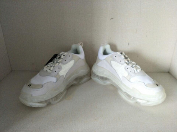 Ba*len*cia*ga triple s