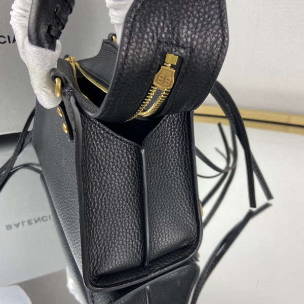 Ba*len*cia*ga neo classic mini top handle bag