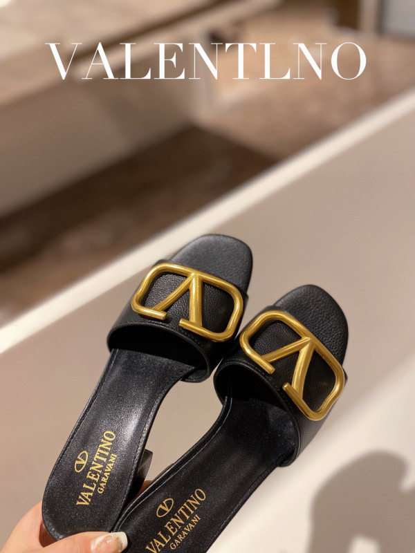 Va1e*ntin0 vlogo signature slide sandal