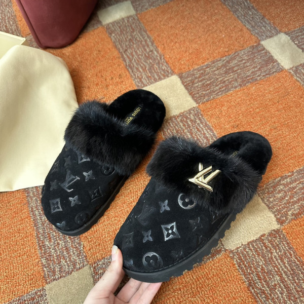 l0*is V*t0n sandals