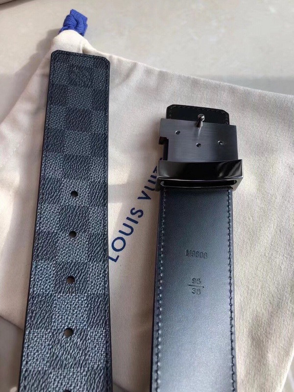l0*is V*t0n belt