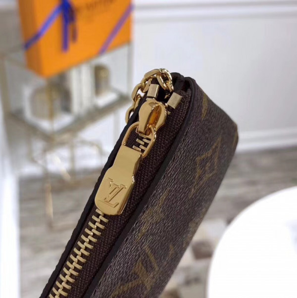 l0*is V*t0n coin purse
