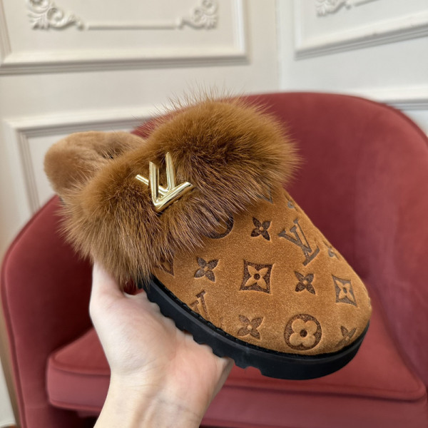l0*is V*t0n sandals