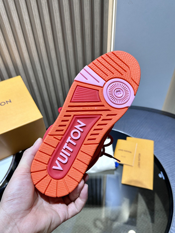 l0*is V*t0n sneakers