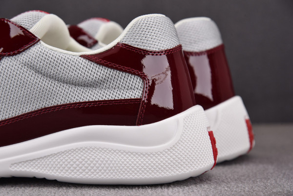 Pra*a sneaker