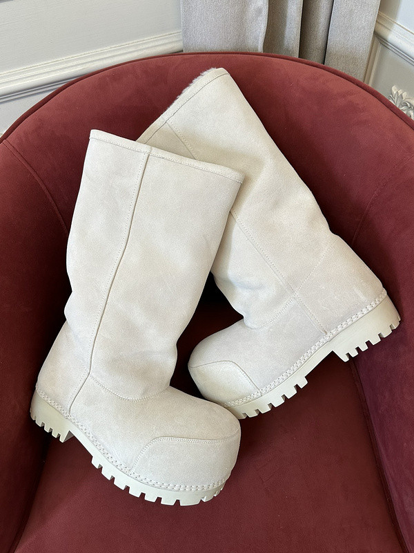 Ba*len*cia*ga alaska high boots