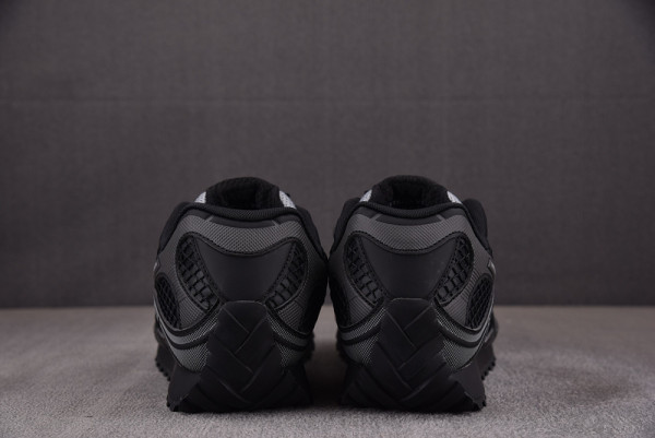 bo*te*ga Ve*ne*ta sneakers