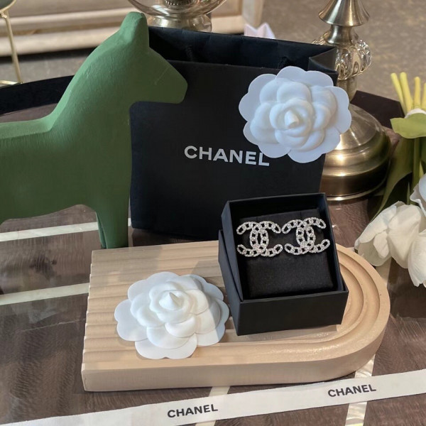 CL EARRINGS