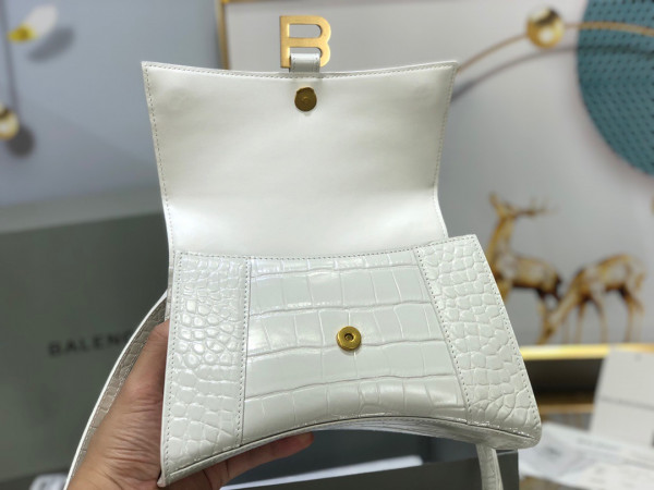 Ba*len*cia*ga hourglass