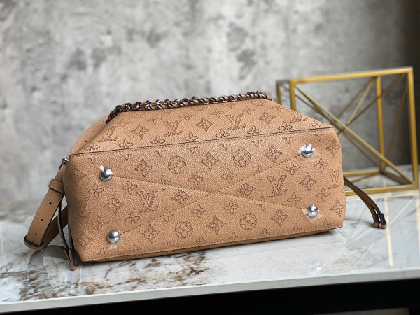 l0*is V*t0n bella tote