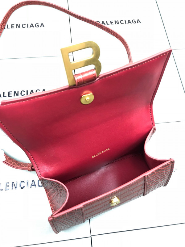 Ba*len*cia*ga hourglass