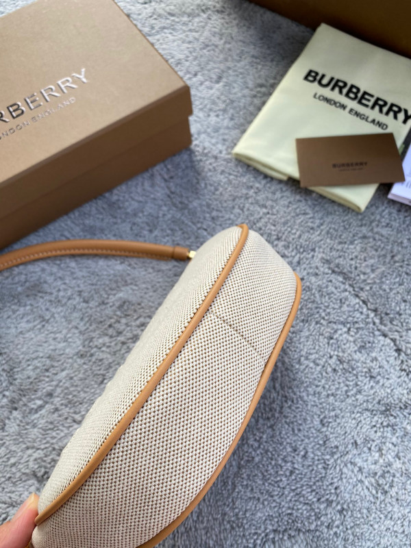 B**rry olympia pouch