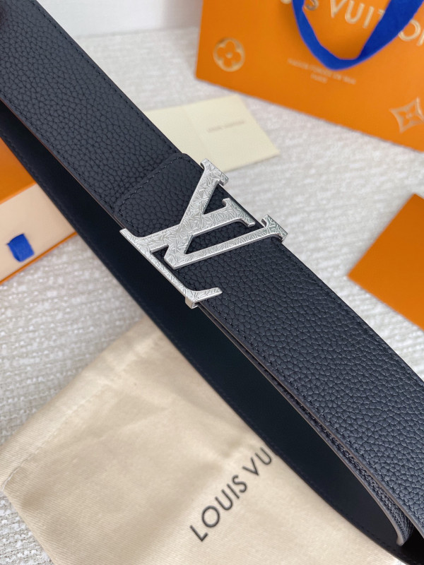 l0*is V*t0n belt