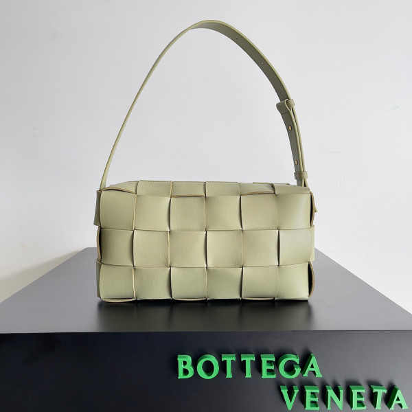 bo*te*ga Ve*ne*ta brick cassette