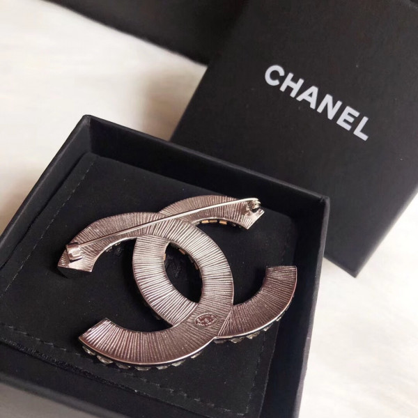 CL BROOCH
