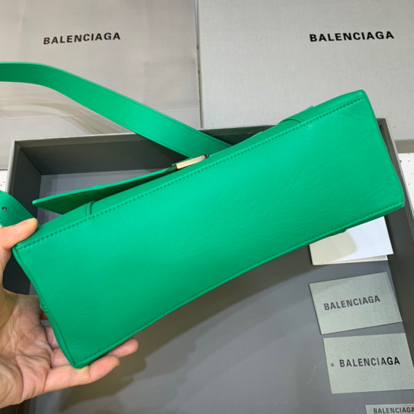 Ba*len*cia*ga downtown medium shoulder bag