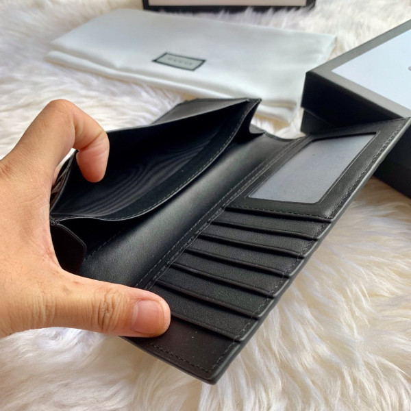 G*u*i long wallet