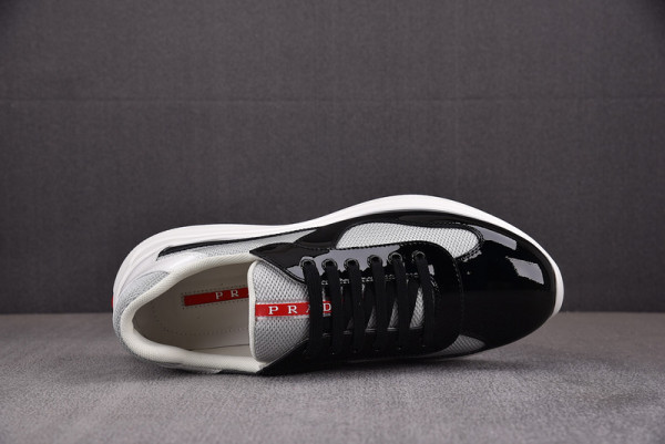 Pra*a sneaker