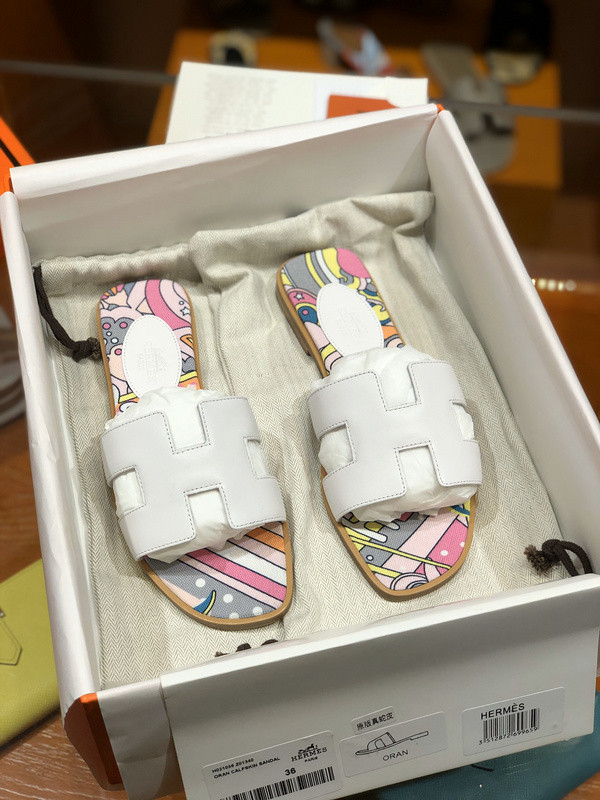 H**mes sandal