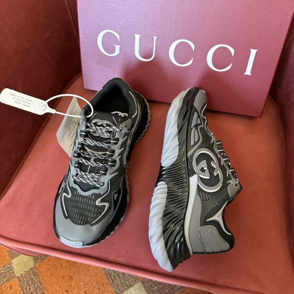 G*u*i men&women sneakers