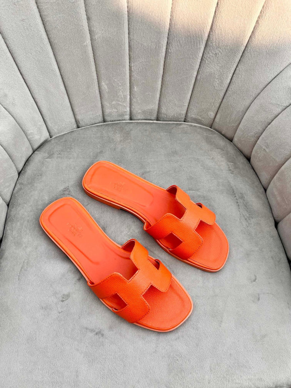 H**mes sandals