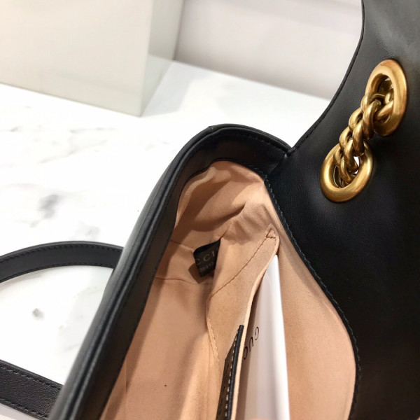 G*u*i gg marmont 22cm