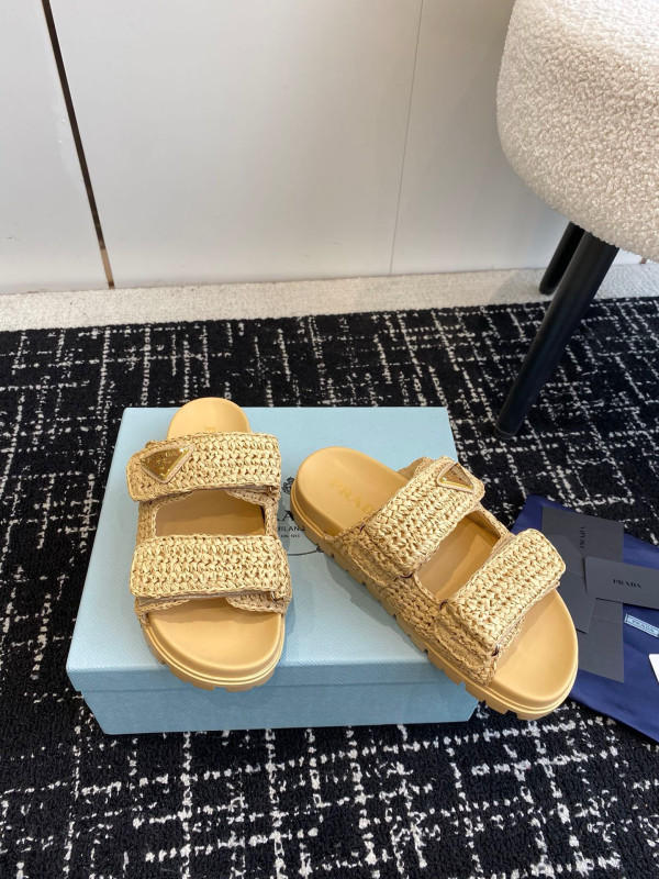 Pra*a sandals