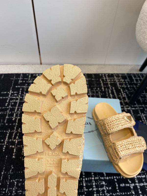 Pra*a sandals