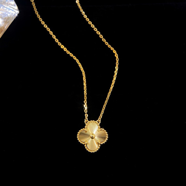 V*N CL*F & arpels  perlée necklace