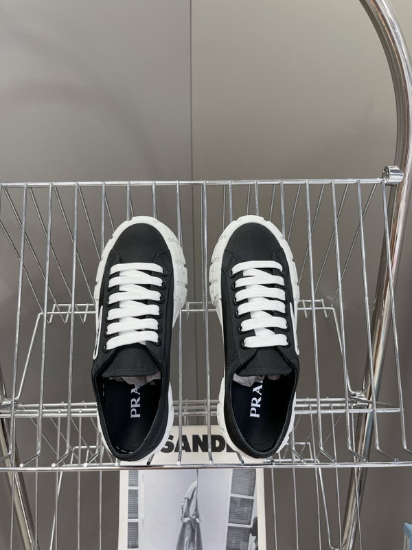 Pra*a sneakers