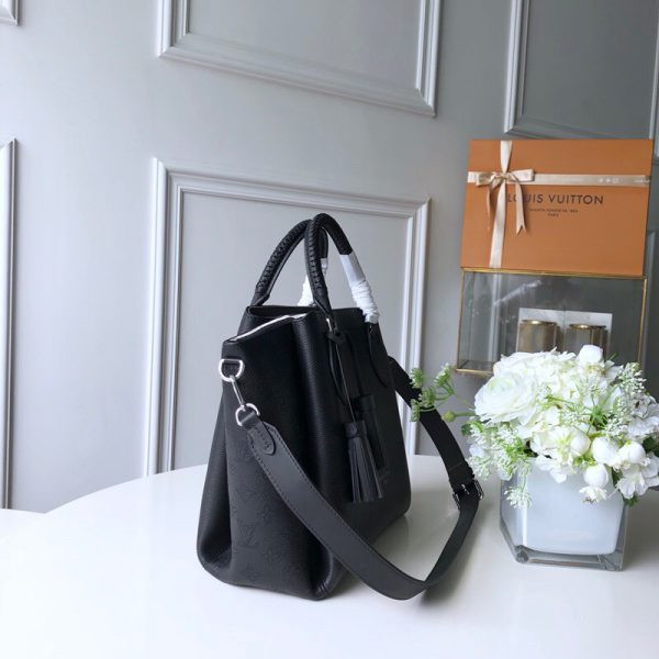 l0*is V*t0n haumea bag