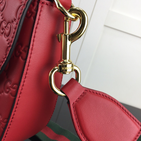 G*u*i padlock