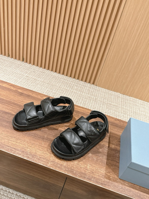 Pra*a sandals