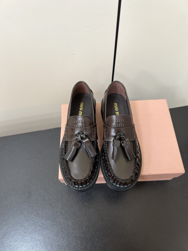 M*um*u loafers