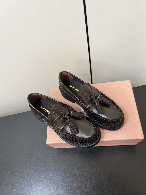 M*um*u loafers