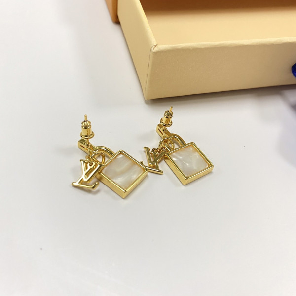 l0*is V*t0n earrings
