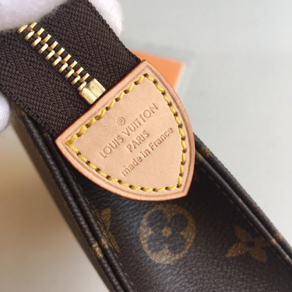 l0*is V*t0n toiletry pouch 19