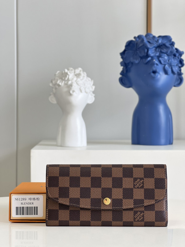 l0*is V*t0n emilie wallet