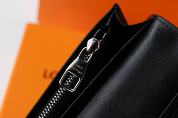 l0*is V*t0n brazza wallet