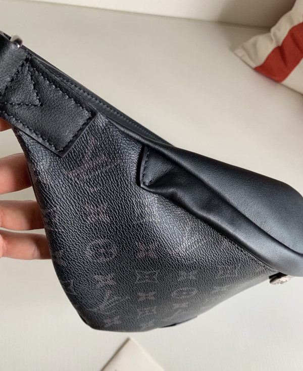 l0*is V*t0n discovery bumbag